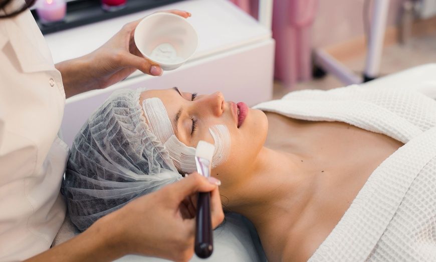 Can a Deep Cleansing Facial Help With Dull and Tired Skin?